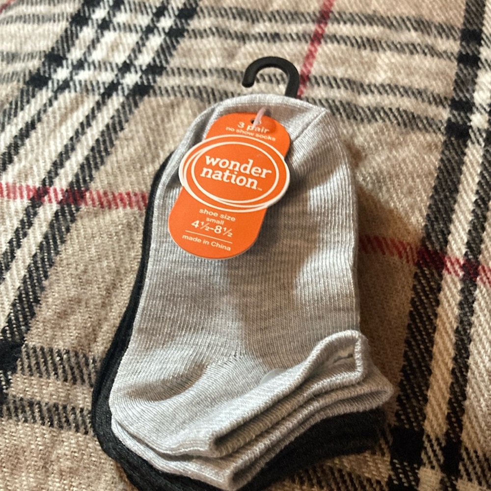 Wonder Nation kids Gray and Black Socks